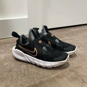 10.5c Nike tennis shoes